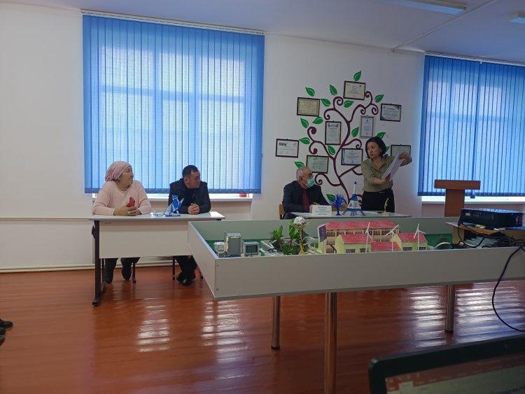 Мектеп директоры Ерханова Гүлнар Кездікбайқызы қамқоршылық кеңесі алдында есеп берді.